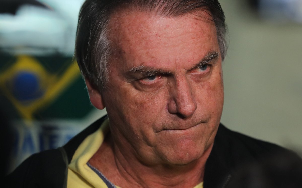 A conduta de Bolsonaro é vista como tentativa de intimidar ministros do STF e interferir no curso do julgamento
